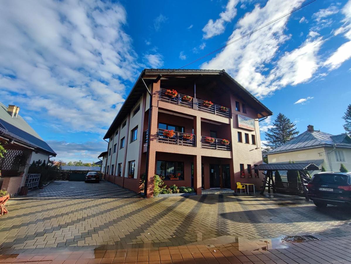 Enigma Bucovinei Hotel Vicovu de Jos Eksteriør billede