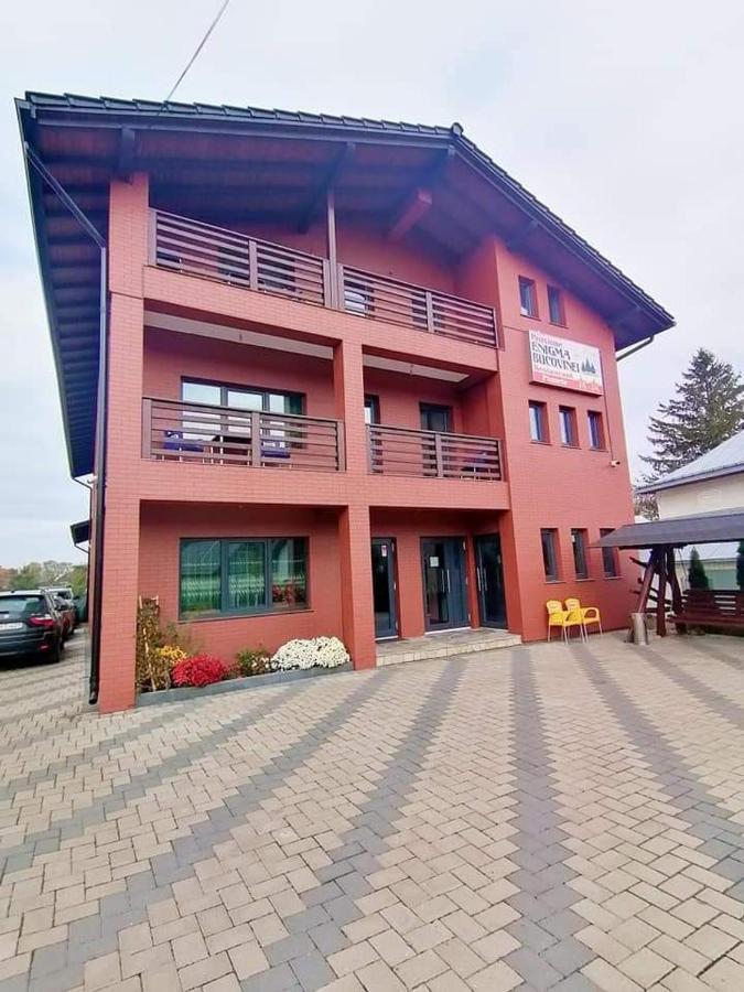 Enigma Bucovinei Hotel Vicovu de Jos Eksteriør billede