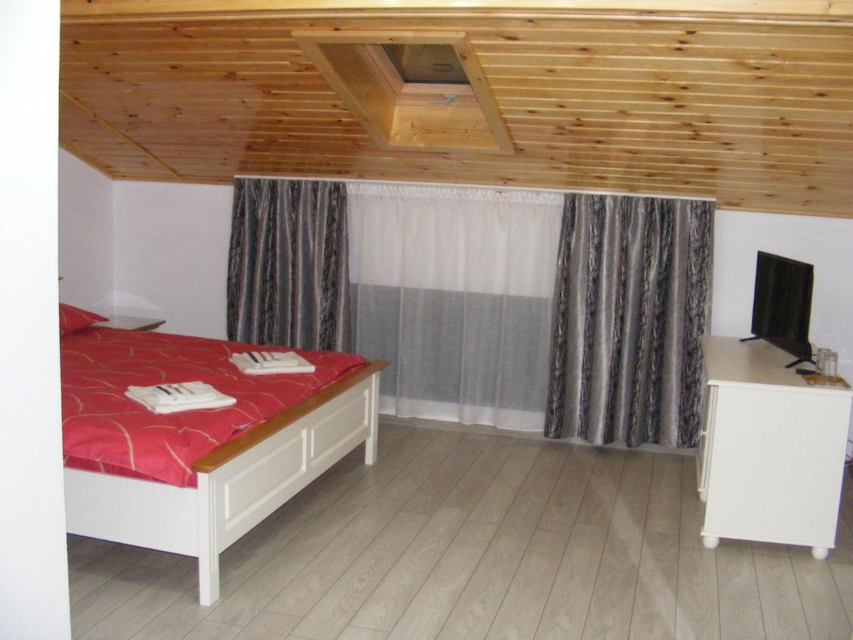 Enigma Bucovinei Hotel Vicovu de Jos Eksteriør billede