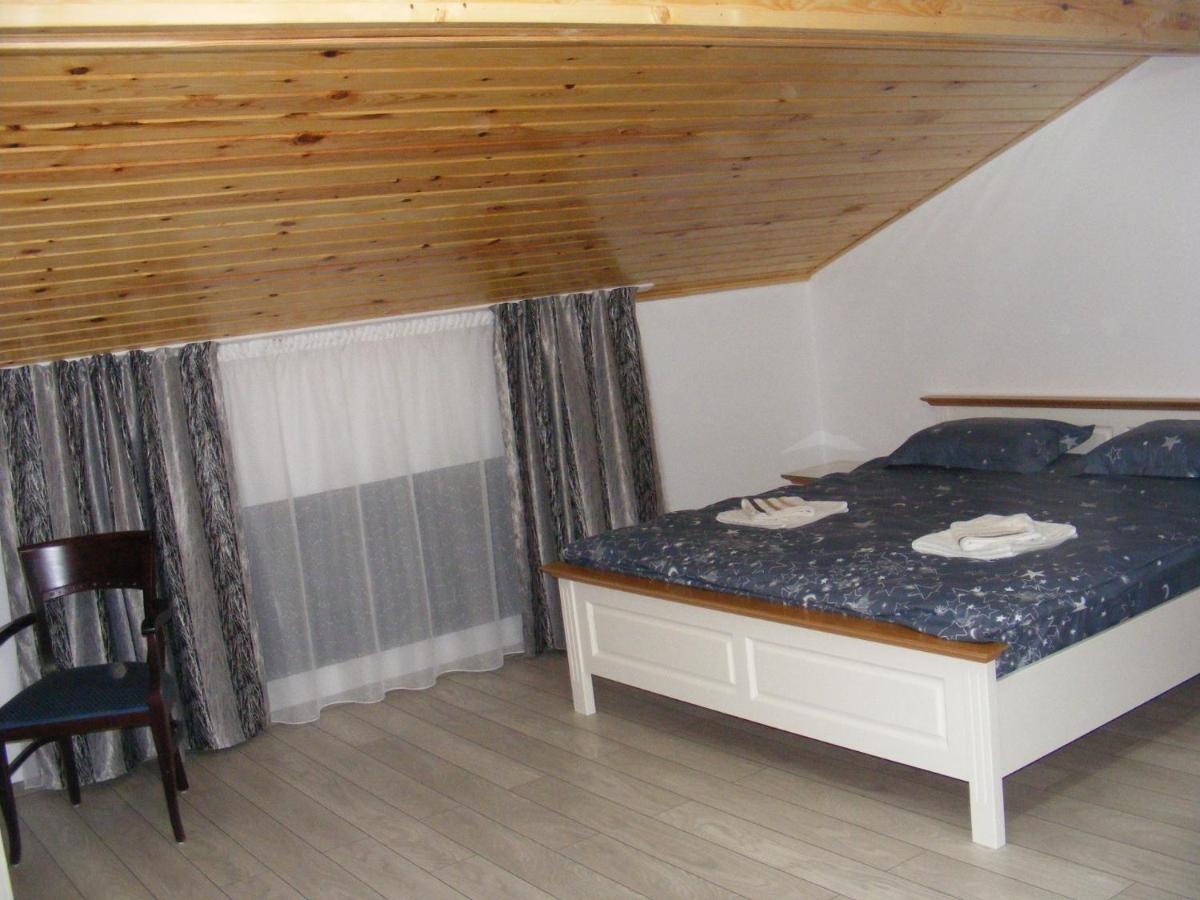 Enigma Bucovinei Hotel Vicovu de Jos Eksteriør billede